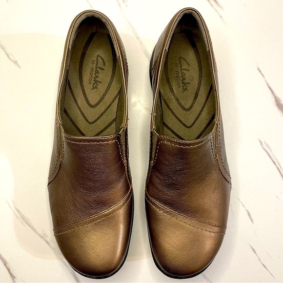 Clarks In Motion Walking Shoes Women’s 9.5 Bronze Leather Comfy Loafers Slip On - Picture 8 of 9
